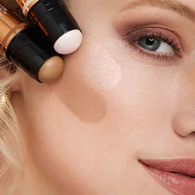 Krēmveida bronzeris un izgaismotājs