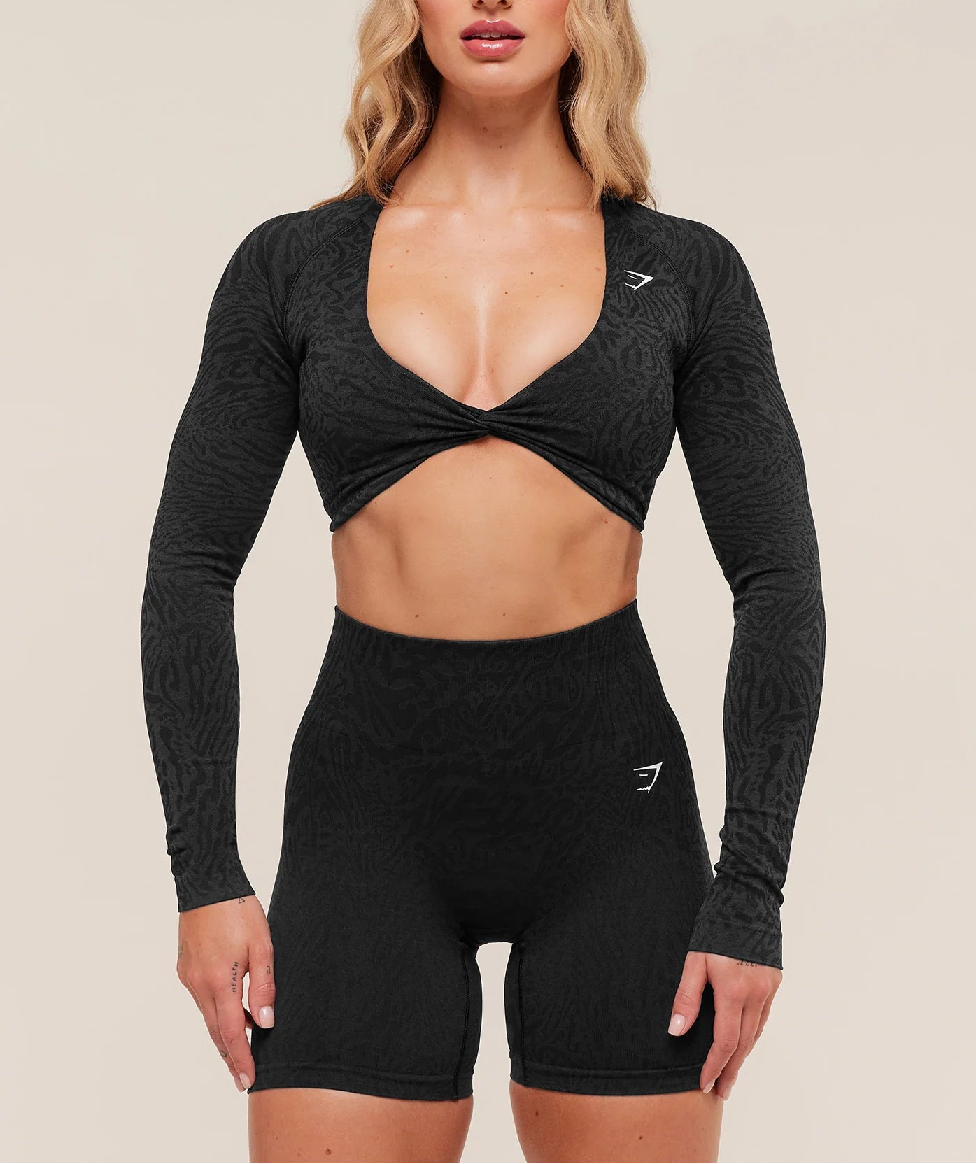 Adapt Animal crop - tops ar garām piedurknēm